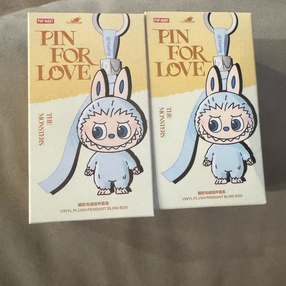Pin For Love Labubu - Picture 1 of 4